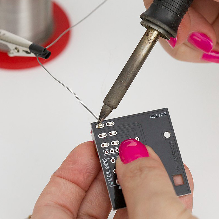 The Useless Machine - Kit - DIY Soldering Edition - Click Image to Close